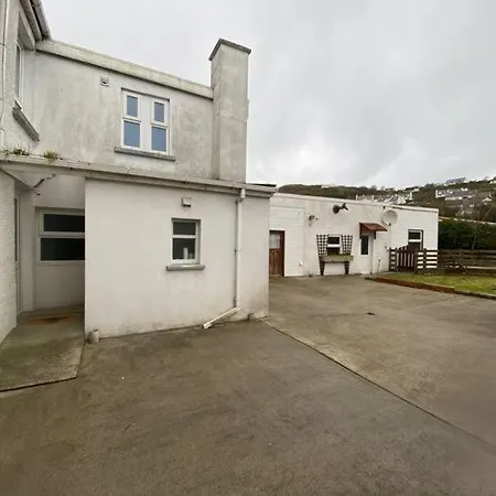 Star Of The Sea Dog Friendly Golf Getaway 2 *